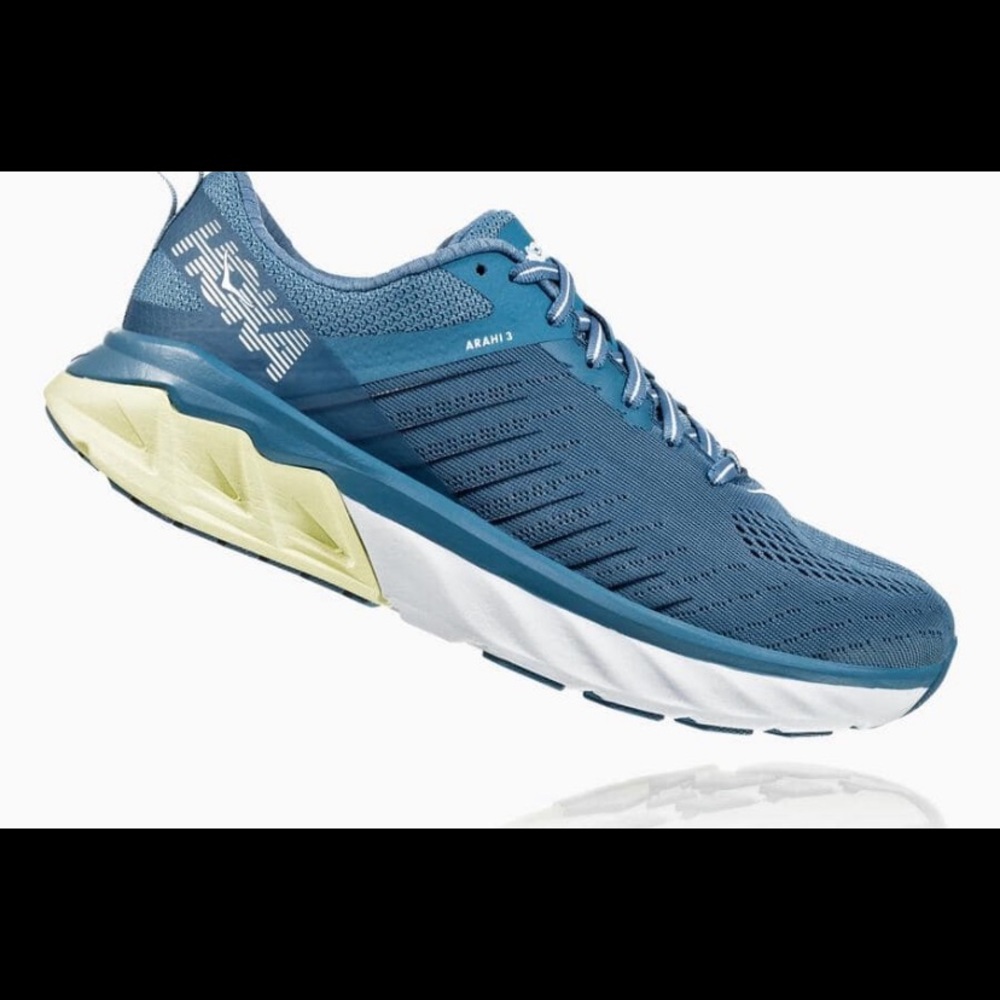 HOKA ONE ONE ARAHI 3